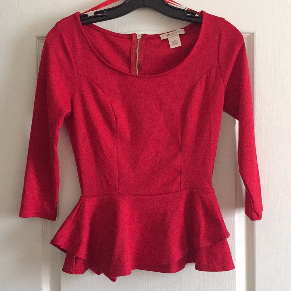 3/4 sleeve Arden B. red peplum top